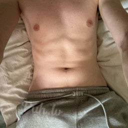 Максим, 19