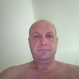 Andris, 47