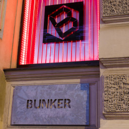 Bunker, 21