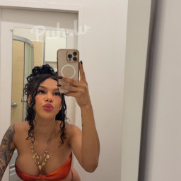 Billie, 25