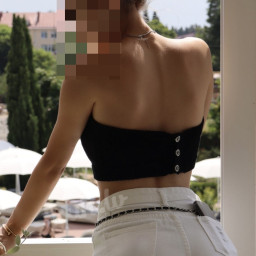 Adelina, 27
