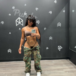 Rachelle, 27