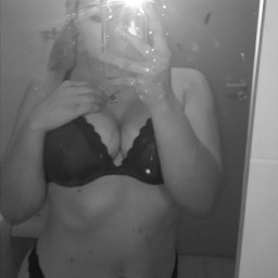 Sandra, 36