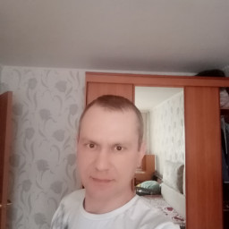 Александр, 44