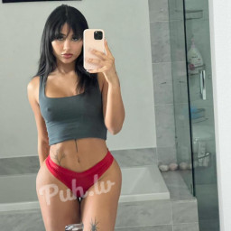 Rachelle, 27