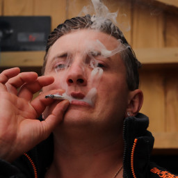 Nikolas, 42