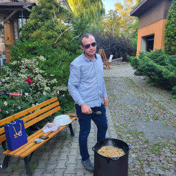 Arturs, 44