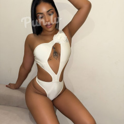 Valentina, 20