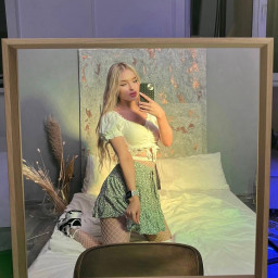 Anna, 24