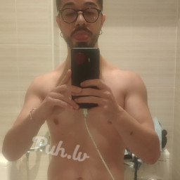Angelo, 28